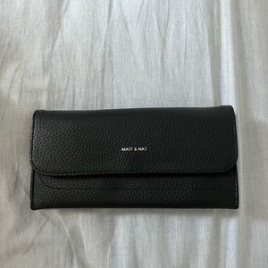 Matt& Nat wallet